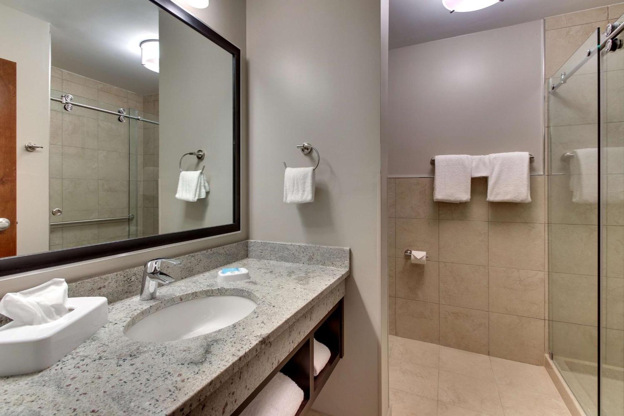 Drury Inn & Suites Columbus Polaris Экстерьер фото