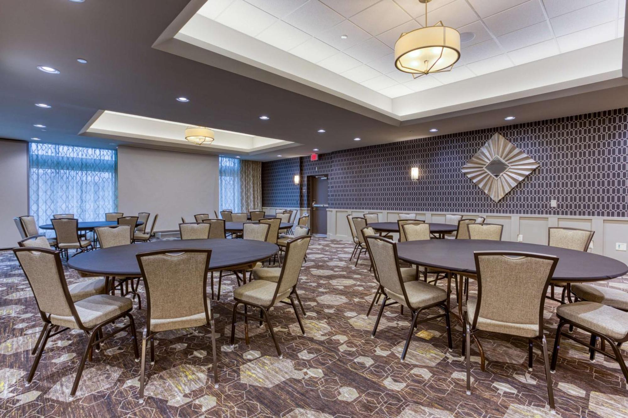Drury Inn & Suites Columbus Polaris Экстерьер фото