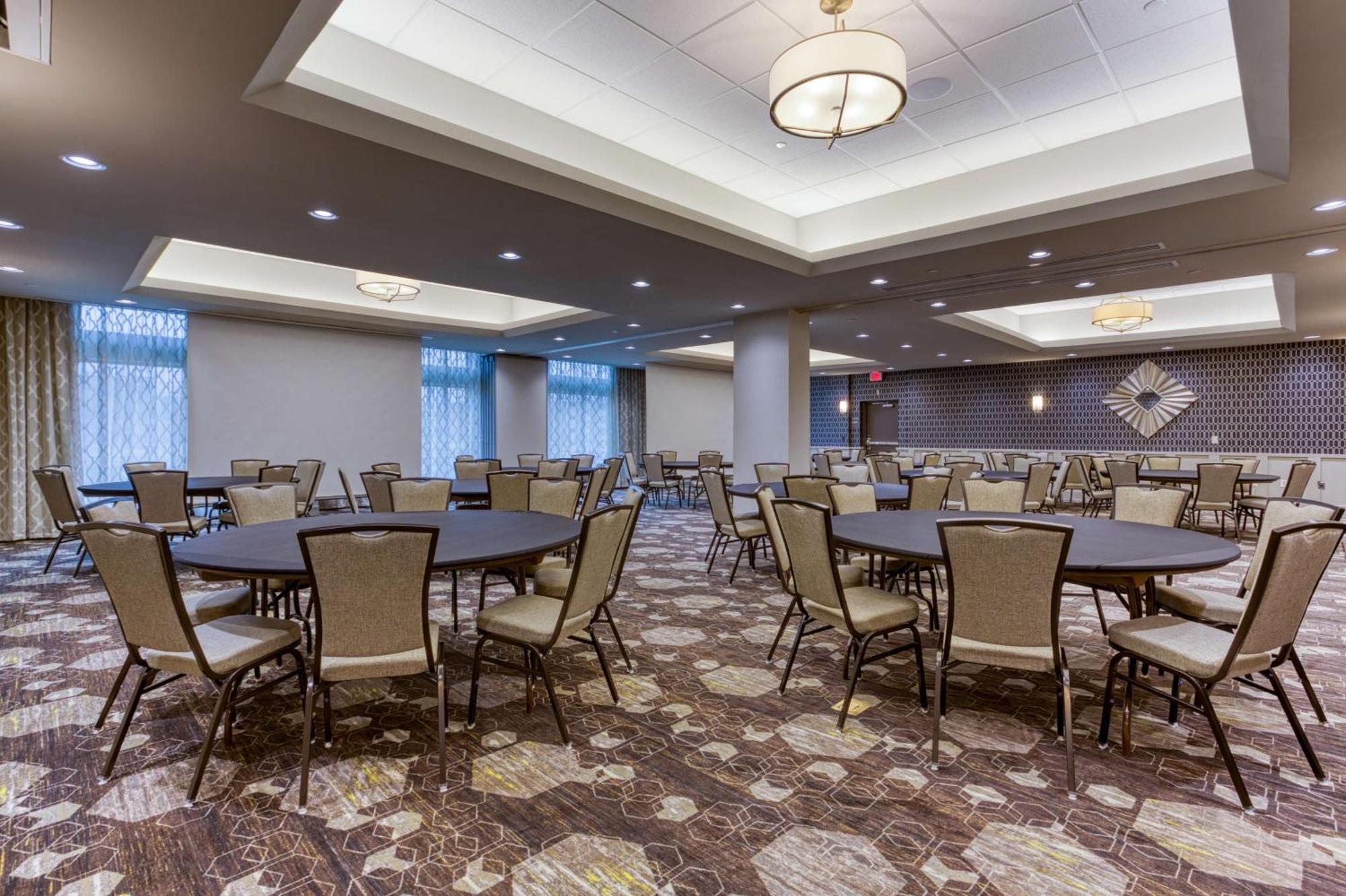 Drury Inn & Suites Columbus Polaris Экстерьер фото