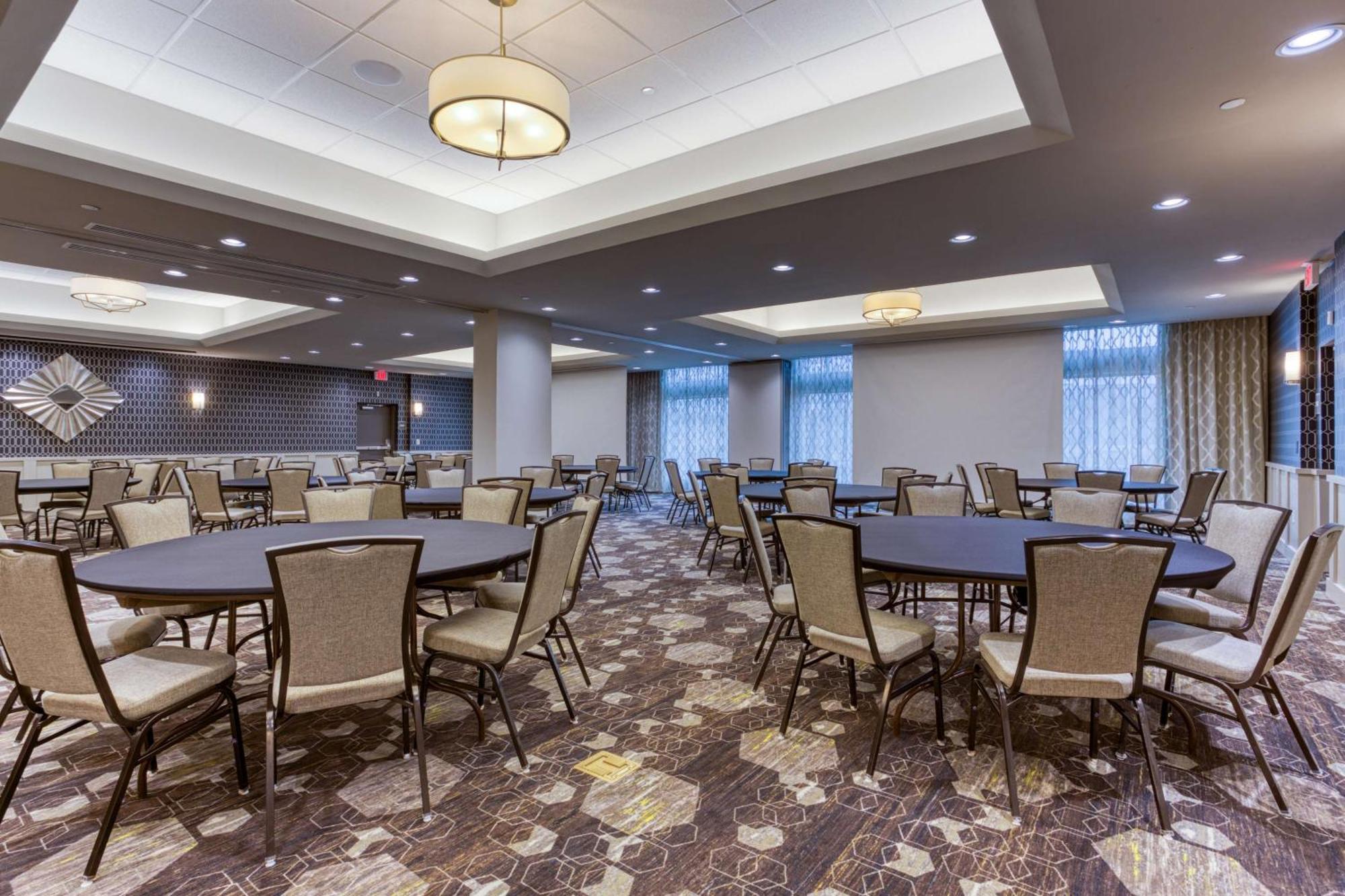 Drury Inn & Suites Columbus Polaris Экстерьер фото