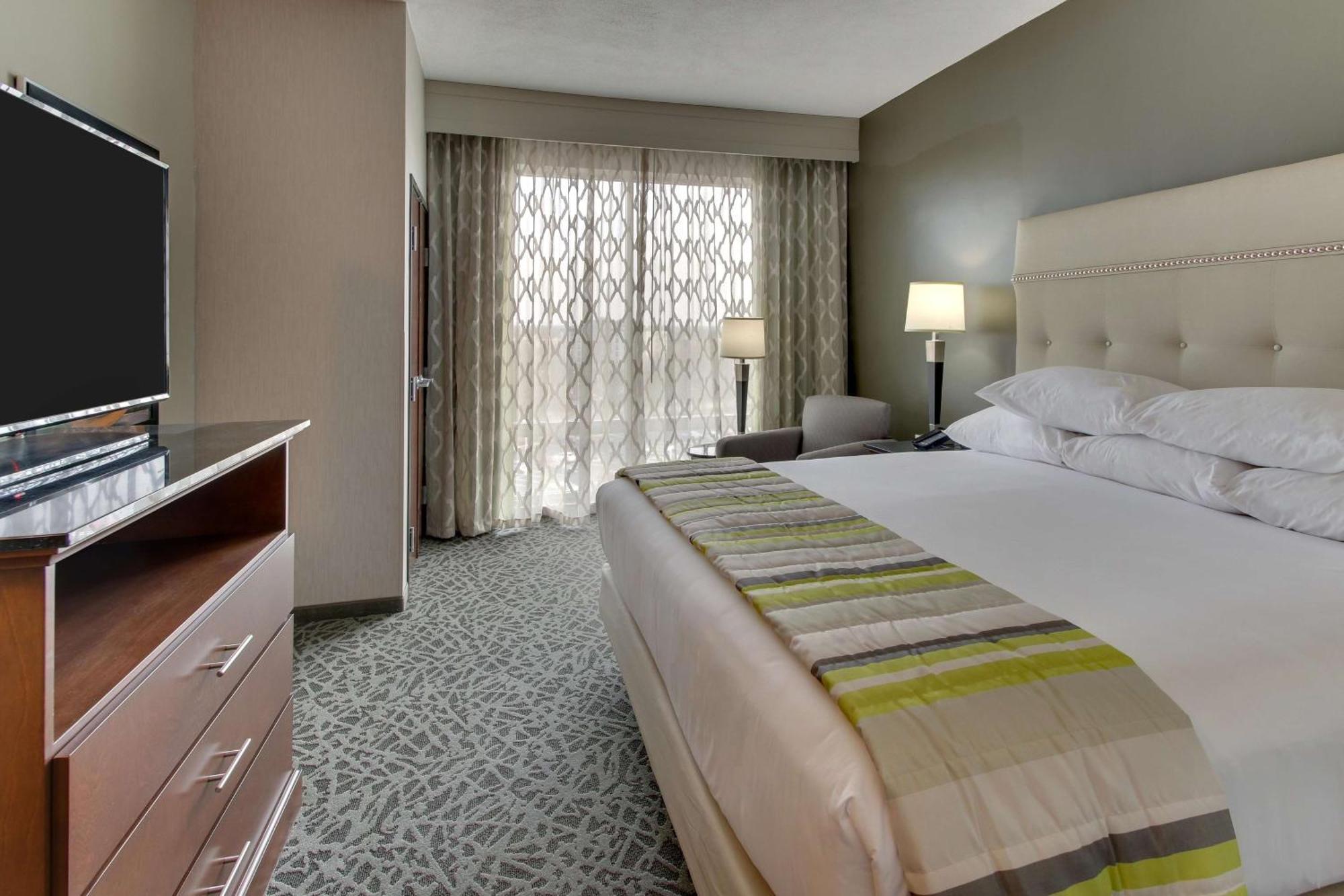 Drury Inn & Suites Columbus Polaris Экстерьер фото